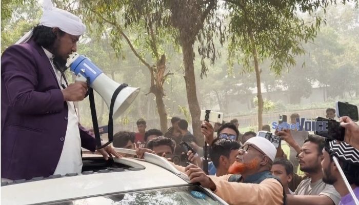 হবিগঞ্জে আলোচিত বক্তা তাহেরির গণসংযোগে বিএনপি নেতাদের বাধা