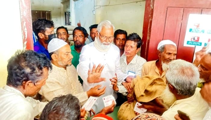 বানিয়াচংয়ে ভিজিএফের চাল বিতরণ উদ্বোধন