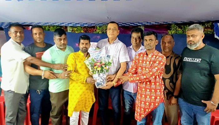 শ্রীমঙ্গলে ঝুলনযাত্রা মণ্ডপ পরিদর্শন করলেন বিএনপি নেতা মহসিন