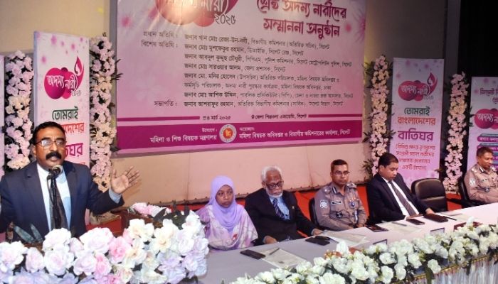 নারীরা মেধা, প্রজ্ঞা ও দক্ষতার মাধ্যমে এগিয়ে যাচ্ছেন, যা প্রশংসনীয়: বিভাগীয় কমিশনার