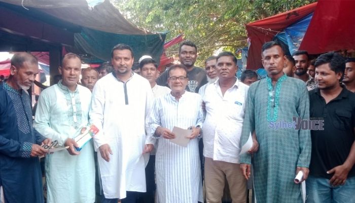শাল্লায় গণসংযোগ ও ৩১ দফার লিফলেট বিতরণে আজমল হোসেন