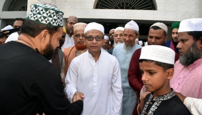 ইমাম-মুয়াজ্জিনদের মর্যাদা বৃদ্ধির প্রতিশ্রুতি খন্দকার মুক্তাদিরের