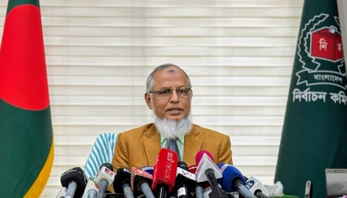 ১২ ফেব্রুয়ারির নির্বাচন নিয়ে কোনো শঙ্কা নেই : নির্বাচন কমিশনার