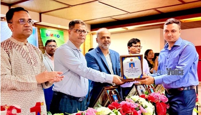 সিভিল সার্জন অ্যাওয়ার্ড পেলেন ডা. প্রশান্ত