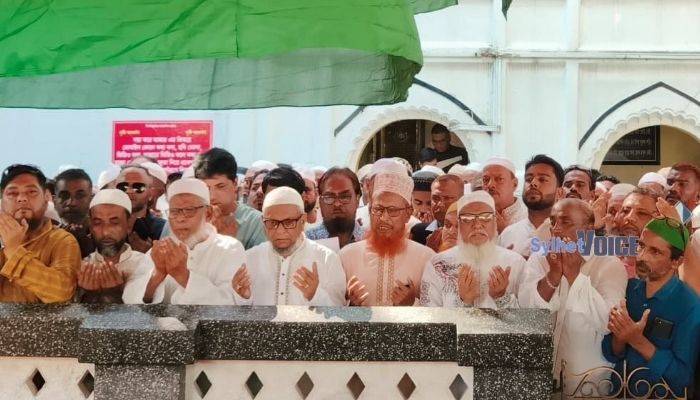 শাহজালাল (র.) মাজার জিয়ারত করে নির্বাচনী যাত্রা শুরু আরিফুল হকের