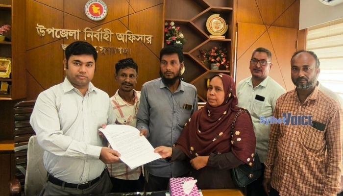 ছাত্রীর পরিবারের ক্ষমা, প্রধান শিক্ষকের স্থগিতাদেশ প্রত্যাহারের দাবি