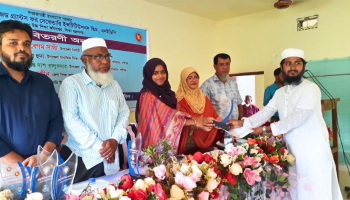 বানিয়াচংয়ে কৃতি শিক্ষার্থীদের সংবর্ধনা ও পুরস্কার বিতরণ
